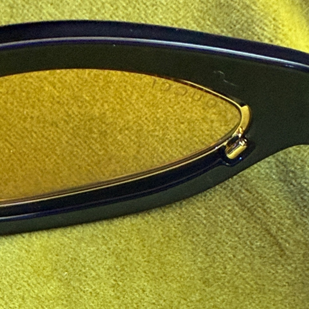 Gucci Black and Gold Sunglasses (gg1062s) - Picture 9 of 9